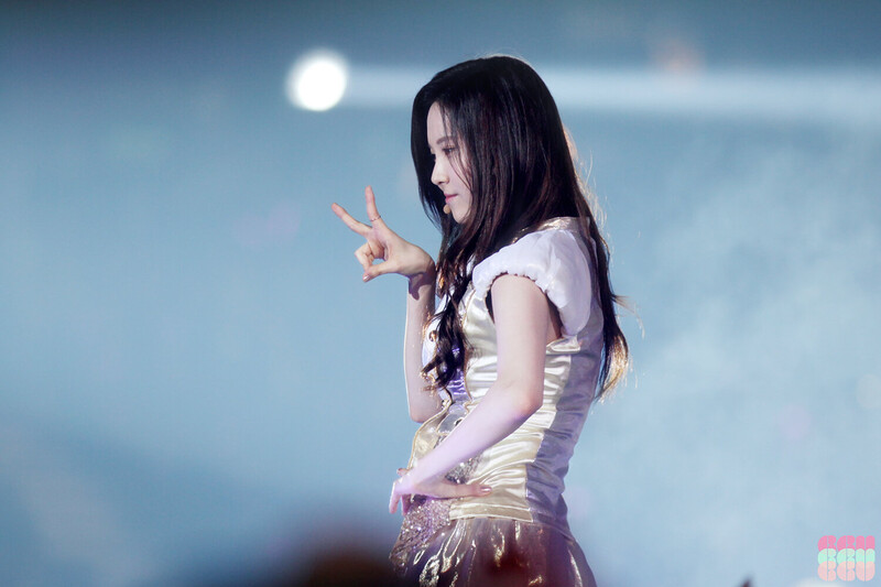 131109-131110 Girls' Generation Seohyun at Girls & Peace in Hong Kong documents 22