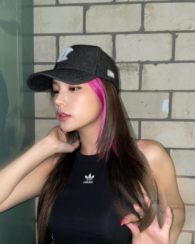 210911 ITZY Instagram Update - Yeji documents 11