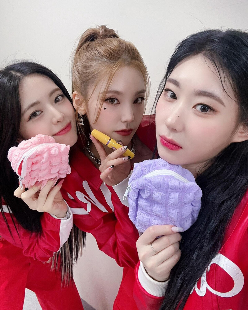 230801 - ITZY Instagram Update documents 1