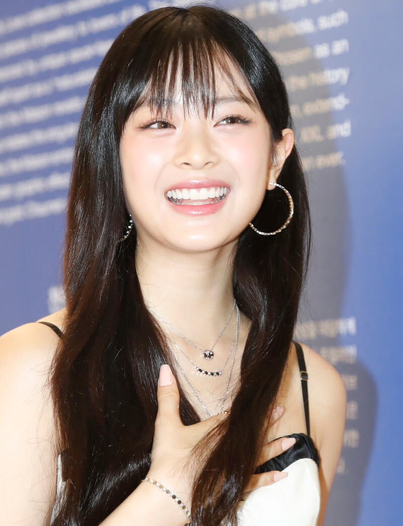 230808 Hanni - Chaumet Pop-up Store Event documents 1