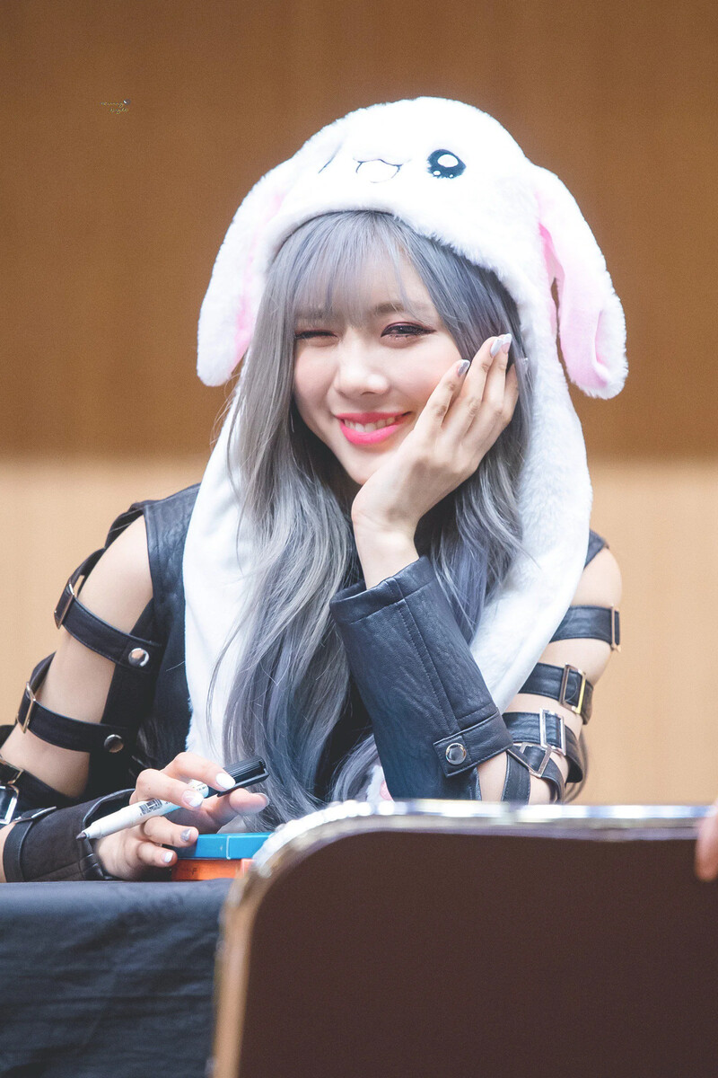 Yoohyeon208.jpg