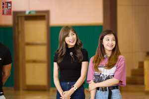 161002 Apink EUNJI & HAYOUNG - SBS 'Flower Crew' show official pictures