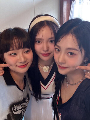 240807 YUN JU B.STAGE Update with ANNA and YE RIN