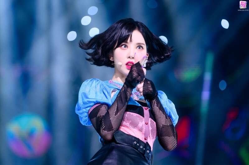 220227 VIVIZ Eunha - 'BOP BOP!' at Inkigayo documents 13