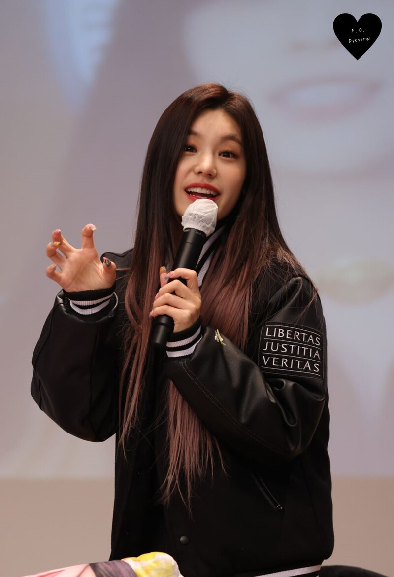 220730 ITZY Yeji documents 3