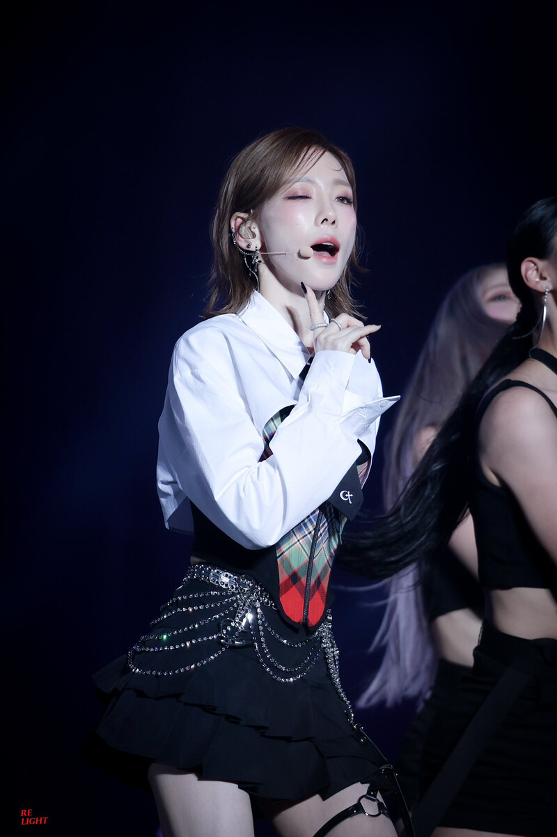 220820 Taeyeon at SMTOWN LIVE 2022: SMCU EXPRESS documents 5