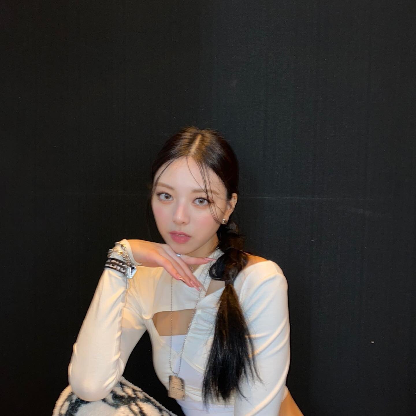 211014 ITZY Instagram Update - Yuna | kpopping