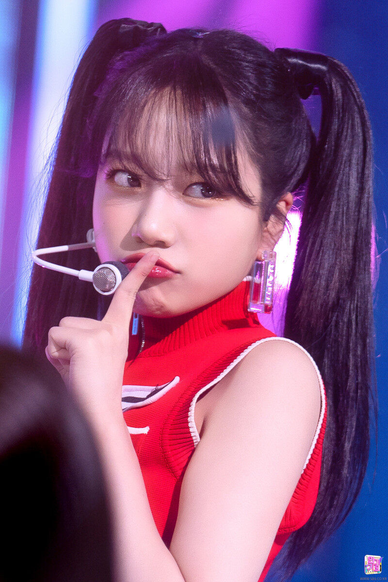 220612 Jo Yuri - 'Love Shhh!' at Inkigayo documents 13