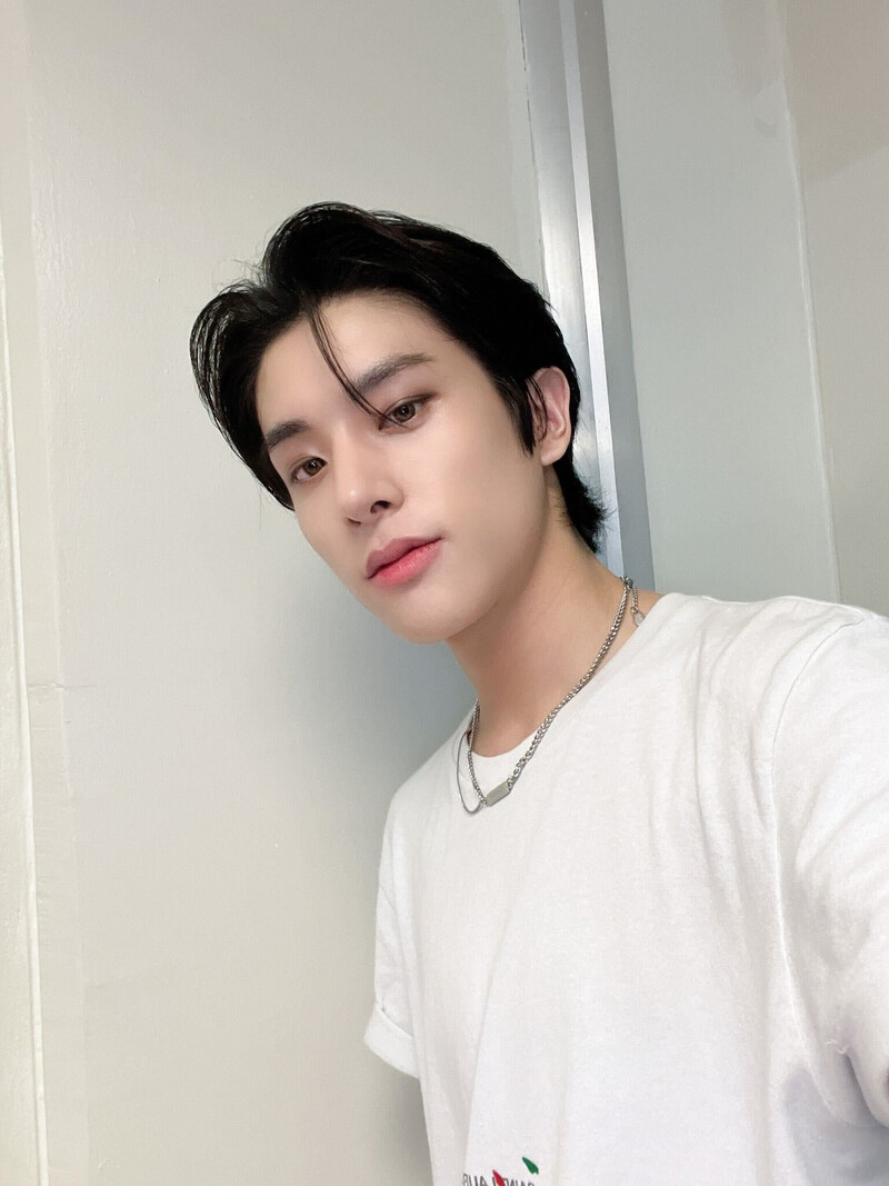 230202 ENHYPEN Twitter Update - Jake documents 1