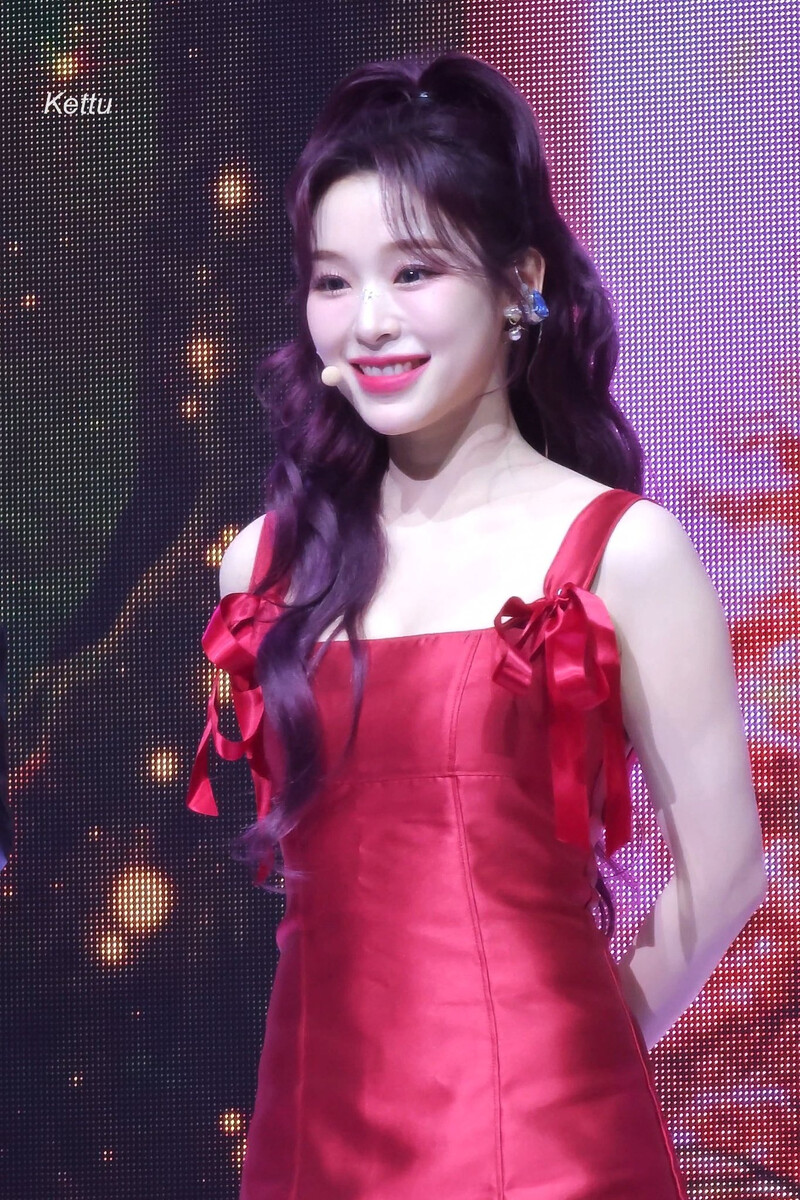 241224 Dreamcatcher Gahyun - '7 Doors of Christmas: A Lucky Encore' in Seoul Day 1 documents 4