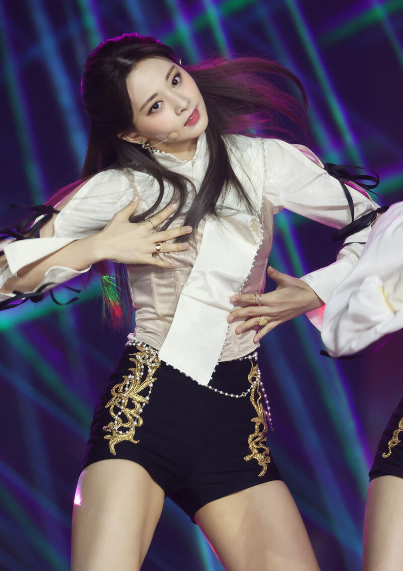 210110_TWICE_GDA_1.jpg