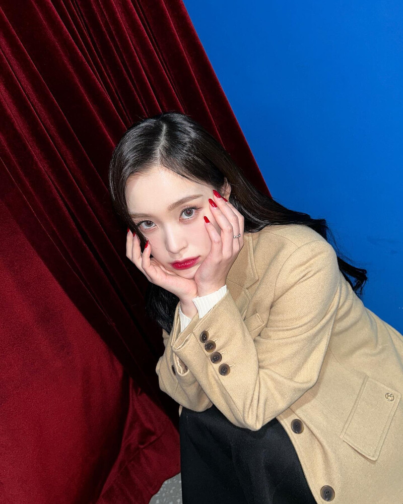 230410 Dreamcatcher Gahyeon Instagram Update documents 5