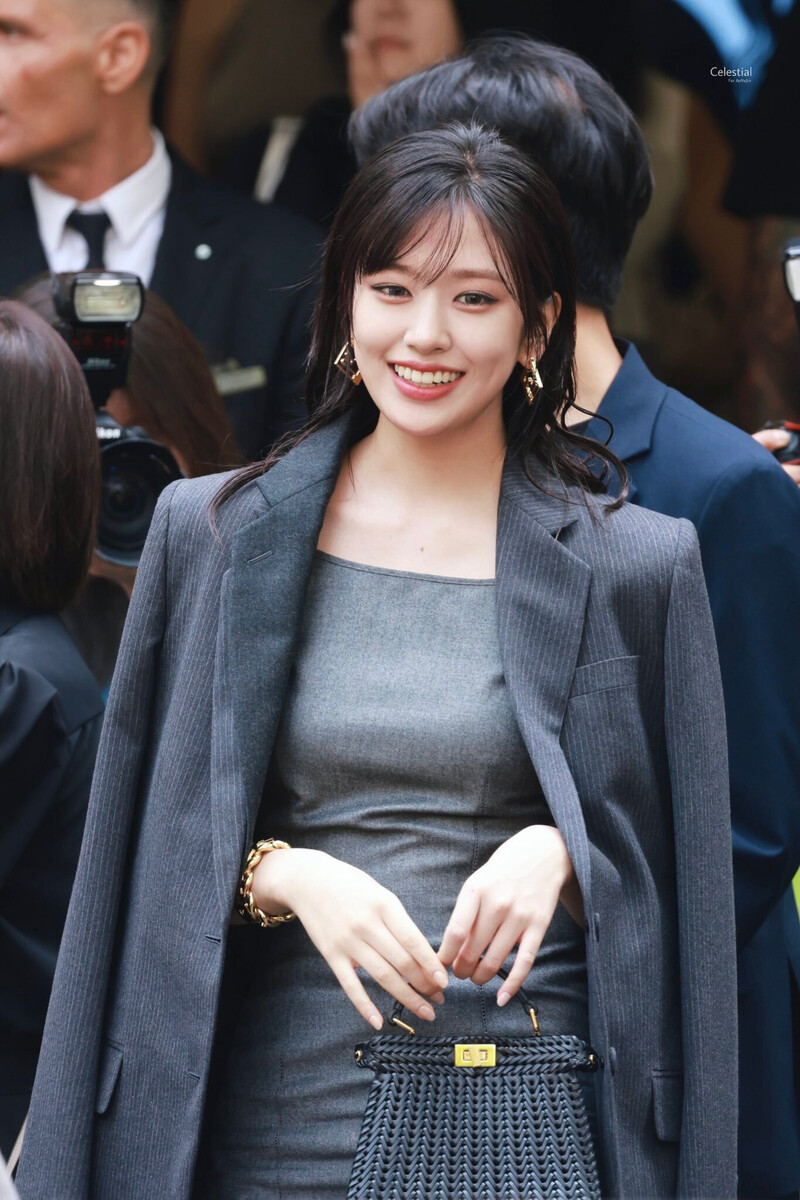 230920 An Yujin at the Milan Fashion Week for Fendi SS24 documents 6