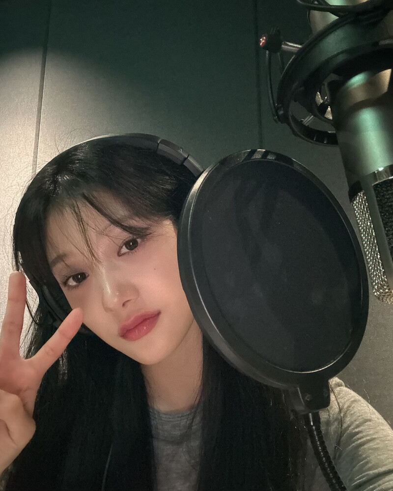 241027 fromis_9 Seoyeon Instagram Update documents 2