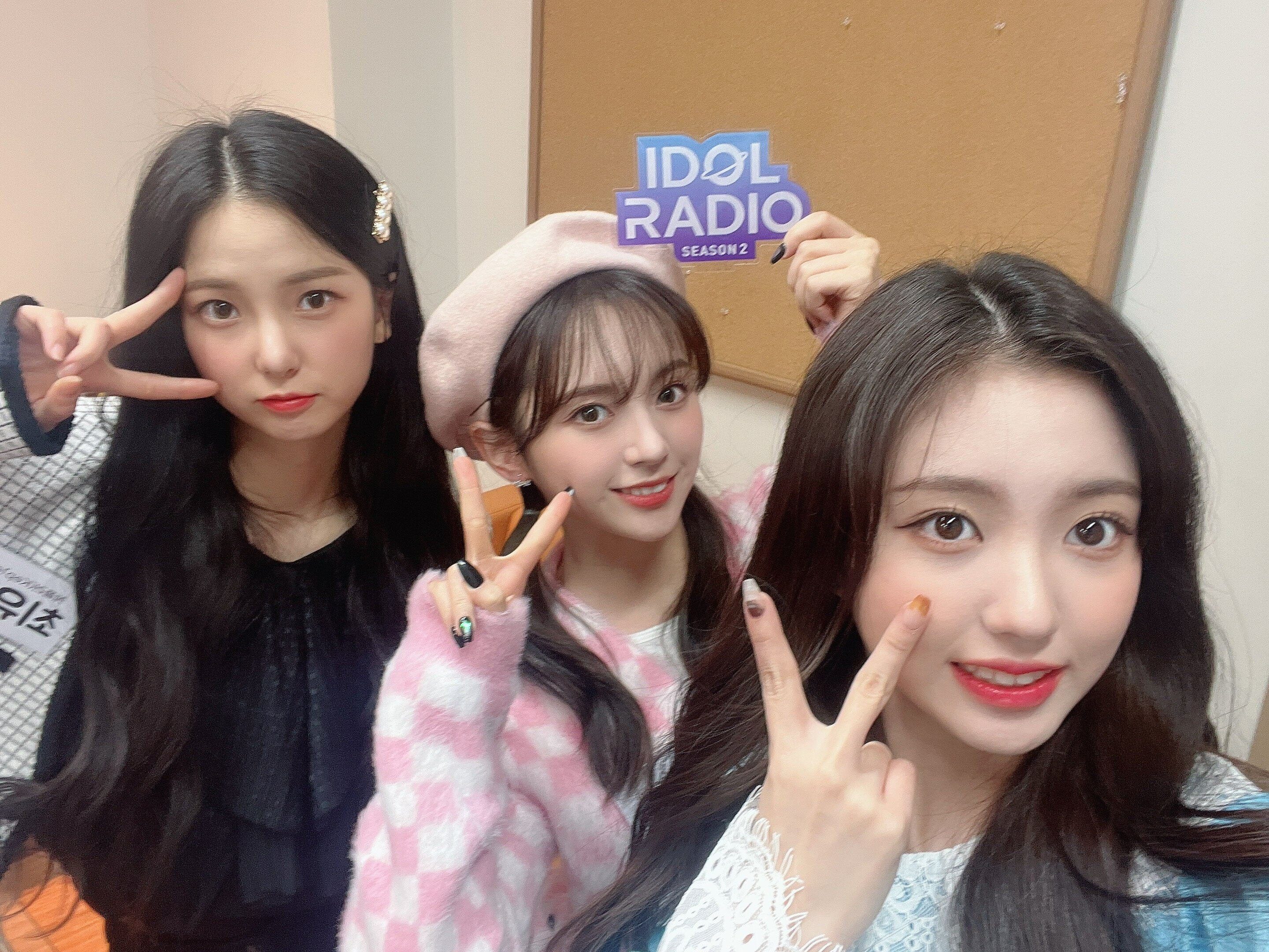 220110 Idol Radio Twitter Update - Kep1er | kpopping