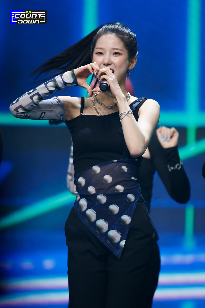 220113 Kep1er - 'WA DA DA' + Encore Stage at M Countdown documents 23