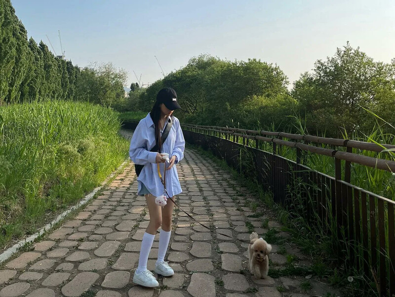 220512 Kang Hyewon Instagram Update documents 3