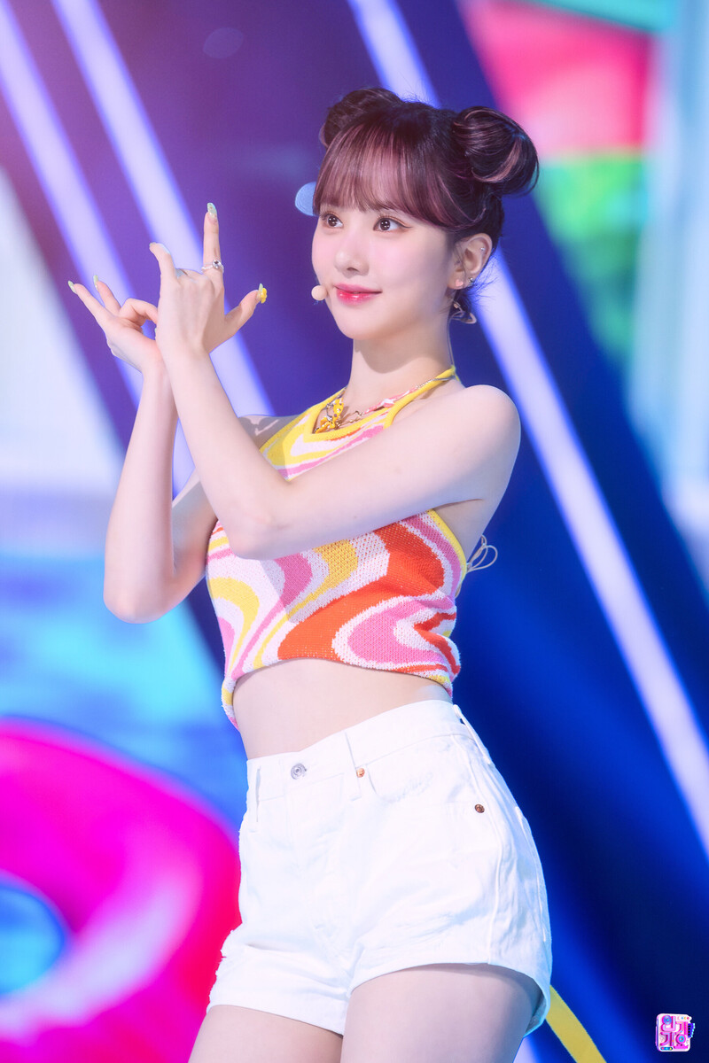 220717 VIVIZ Eunha - 'LOVEADE' at SBS Inkigayo documents 9