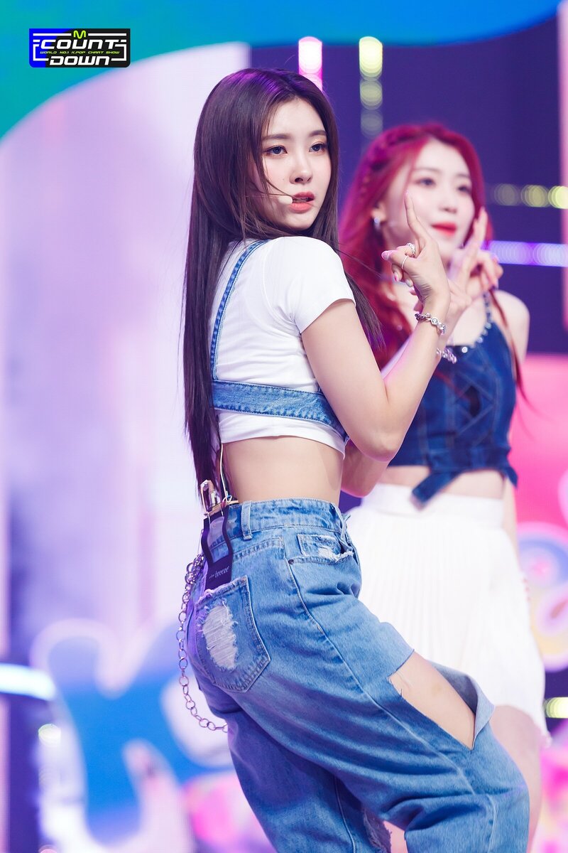 220623 Kep1er - 'UP!' at M Countdown documents 12