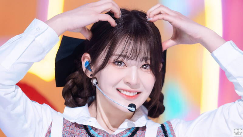 230219 STAYC Seeun - 'Teddy Bear' at Inkigayo documents 1