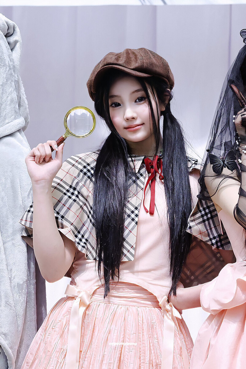 240414 ILLIT Wonhee at Fansign Event documents 5