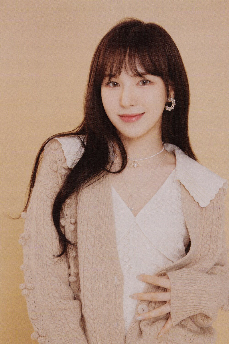 Red Velvet 2022 Season's Greetings (Scans) documents 4