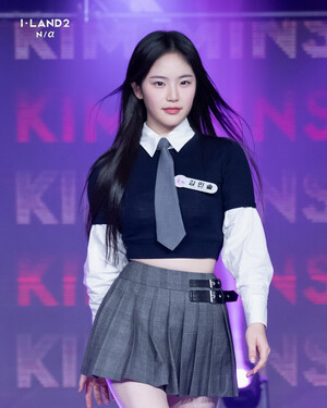 KIM MINSOL - I-RUNWAY BEHIND