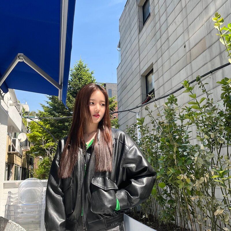 220429 Weeekly Instagram Update - Soojin documents 1