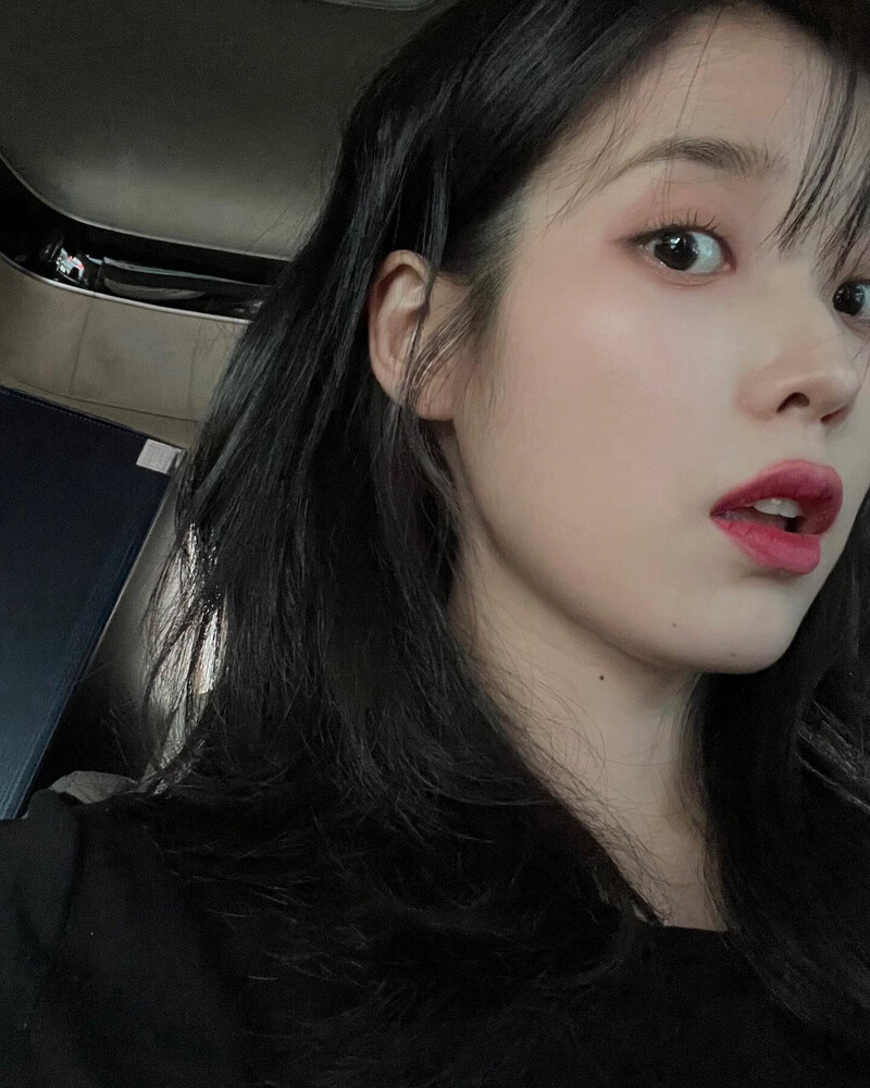 220715 IU Instagram Update documents 3