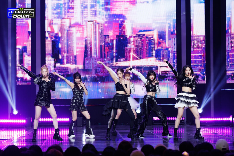 221229 STAYC 'RUN2U' at M Countdown documents 2