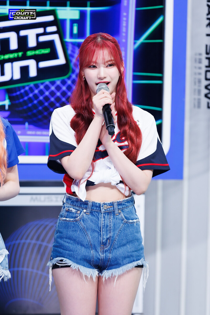 230824 STAYC Sieun & Isa - Special MCs at M COUNTDOWN documents 21