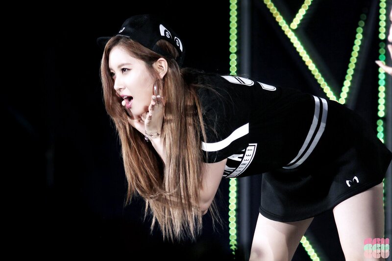 140815 Girls' Generation Seohyun at SMTOWN in Seoul documents 3