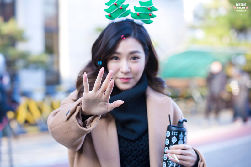 151204 Girls' Generation-TTS Tiffany at Music Bank documents 5