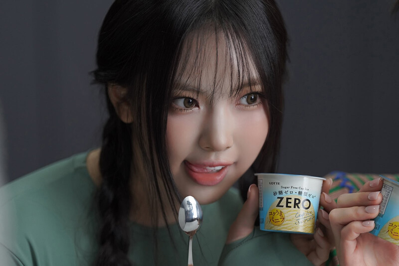 240509 NewJeans - 'This is Delicious ZERO Chocolate Edition/Ice Edition' TV Commercial Behind documents 3