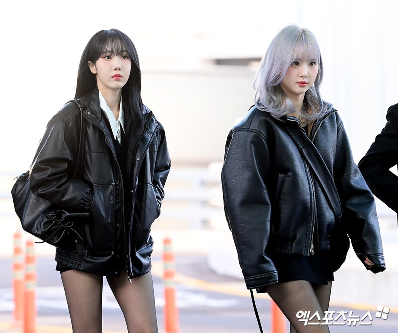 250102 GFRIEND at Incheon International Airport documents 3