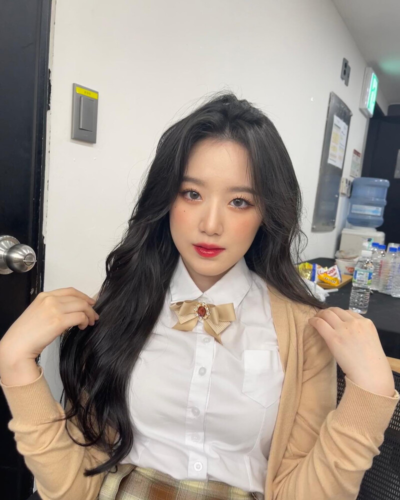 220521 (G)I-DLE Shuhua Instagram Update documents 4