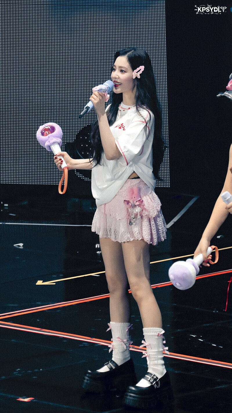 240804 Red Velvet Irene - Fan-Con Tour 'Happiness : My Dear, ReVe1uv' in Seoul Day 3 documents 4