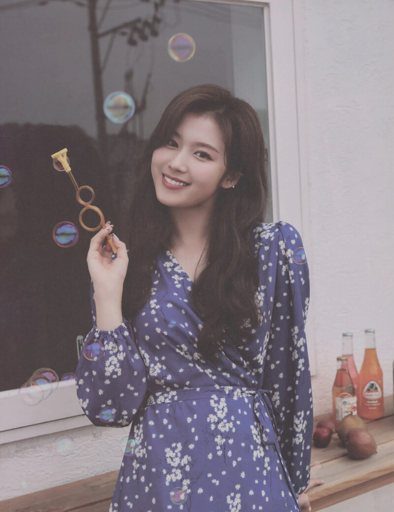 Yes, I am Sana 1st Photobook [SCANS] documents 19