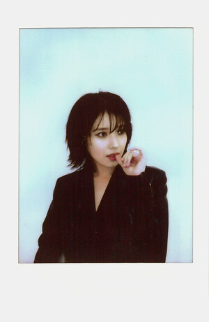 231130 IU Twitter Update - 2024 Season's Greetings Unreleased Polaroids