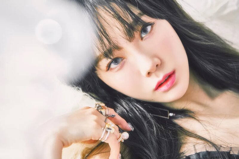Taeyeon_My_Voice_concept_photo_(3).png