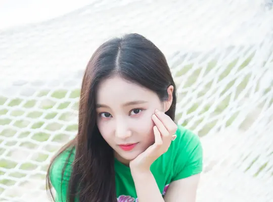 Momoland Yeonwoo - Bboom Bboom Japanese version photoshoot by Naver x ...