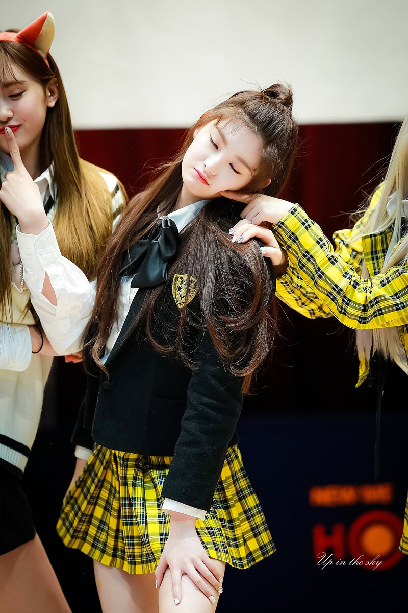 190331 EVERGLOW Yiren documents 1