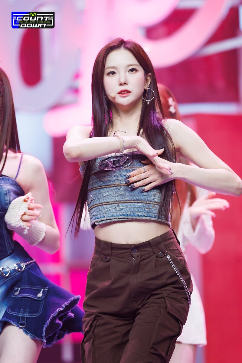 230413 Kep1er Yujin - 'Giddy' & 'Back to the City' at M COUNTDOWN documents 3