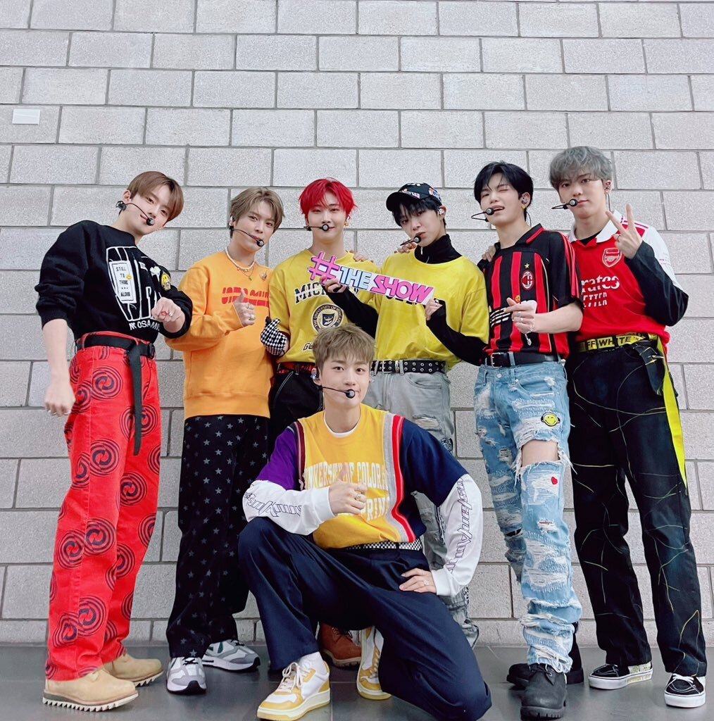 221122 THE SHOW Twitter Update - VERIVERY | kpopping