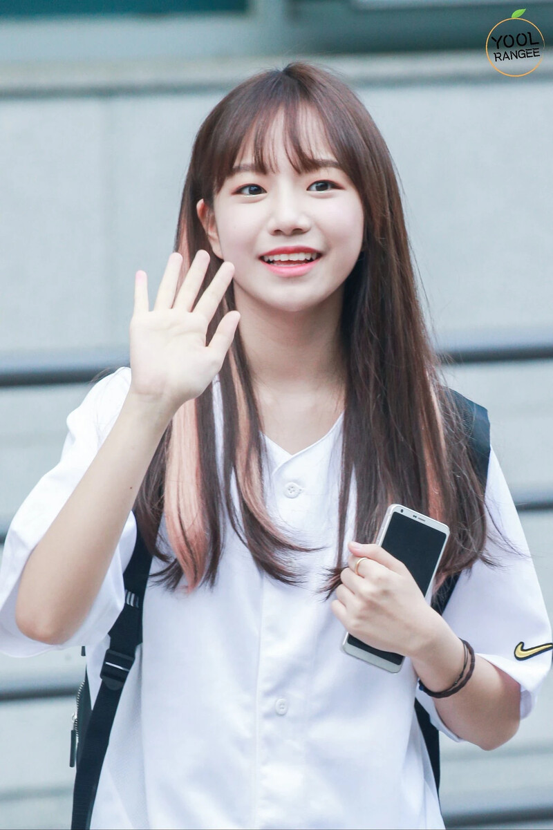 180805 IZ*ONE Yuri documents 17