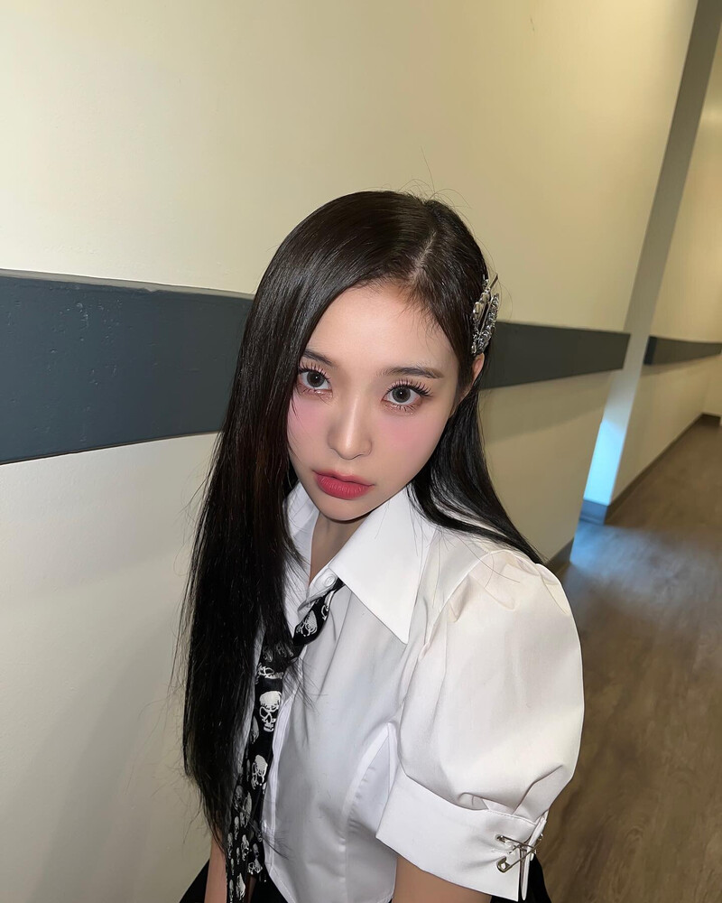 230317 Dreamcatcher Gahyeon Instagram Update documents 8