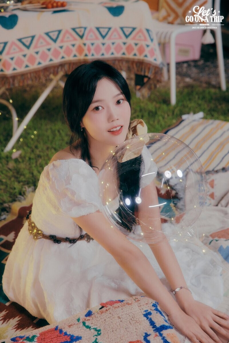 OH MY GIRL 2025 SEASON'S GREETINGS [LET'S GO ON A TRIP] - Concept Photos documents 6