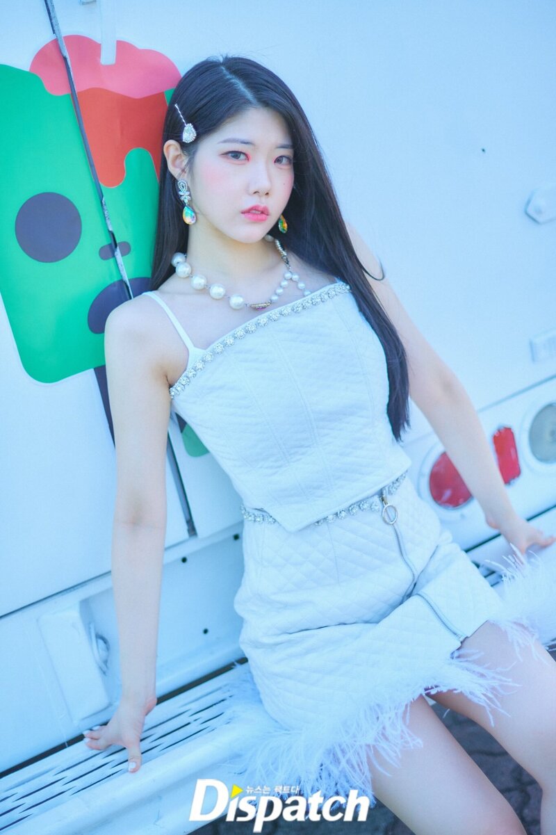 CLASS:Y Debut Photoshoot with Dispatch - Chaewon documents 3
