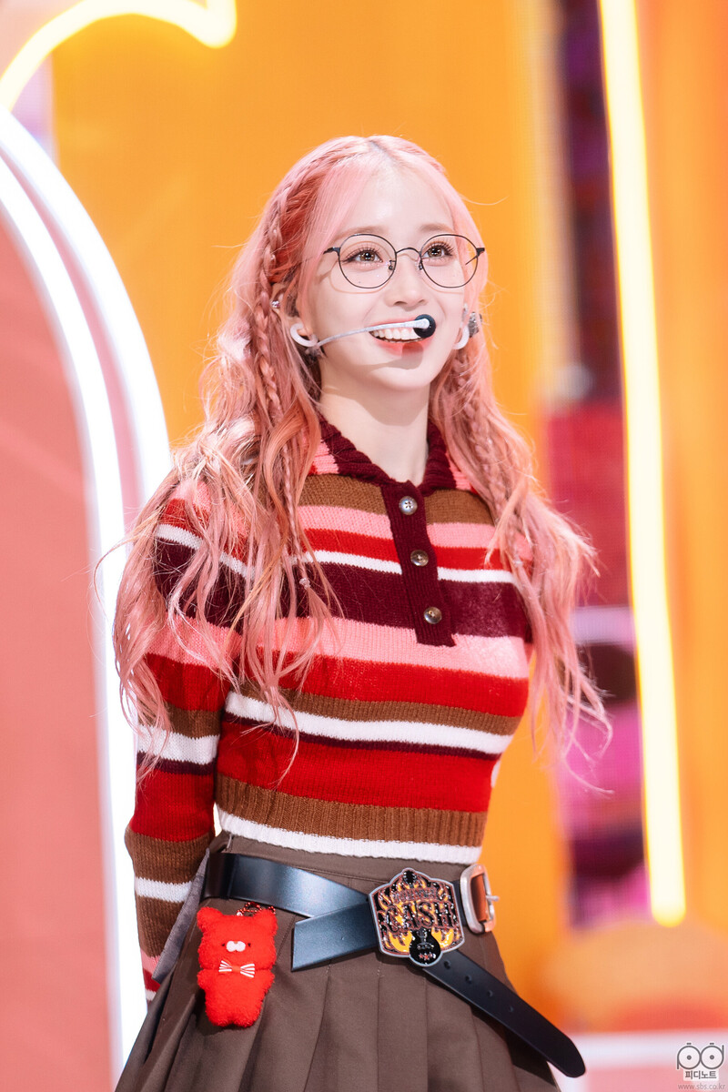 230219 STAYC Sumin - 'Teddy Bear' at Inkigayo documents 1