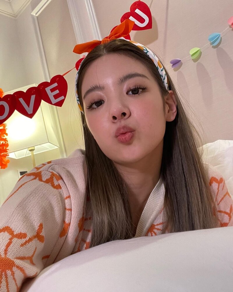 211111 ITZY SNS Update documents 9
